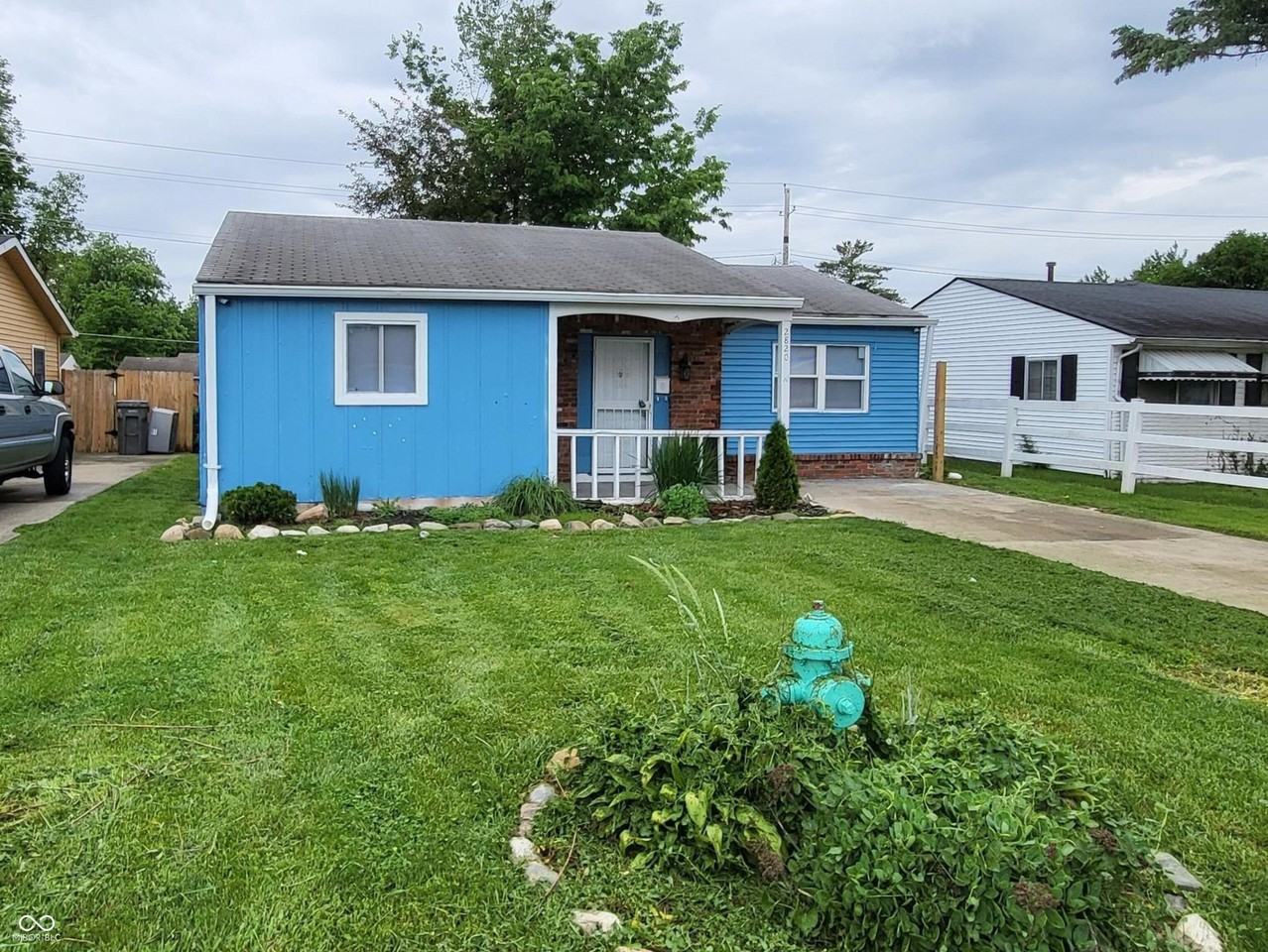 2820 Caroline Ave - Photo 2 of 16