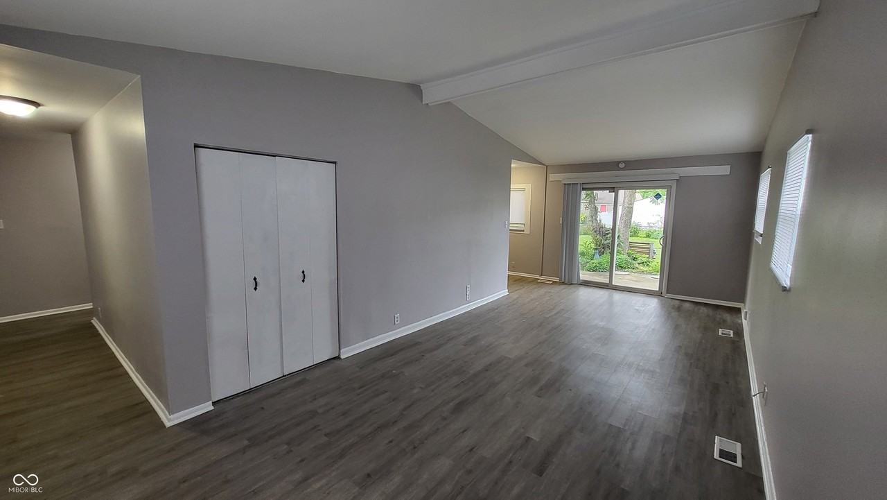 2820 Caroline Ave - Photo 3 of 16