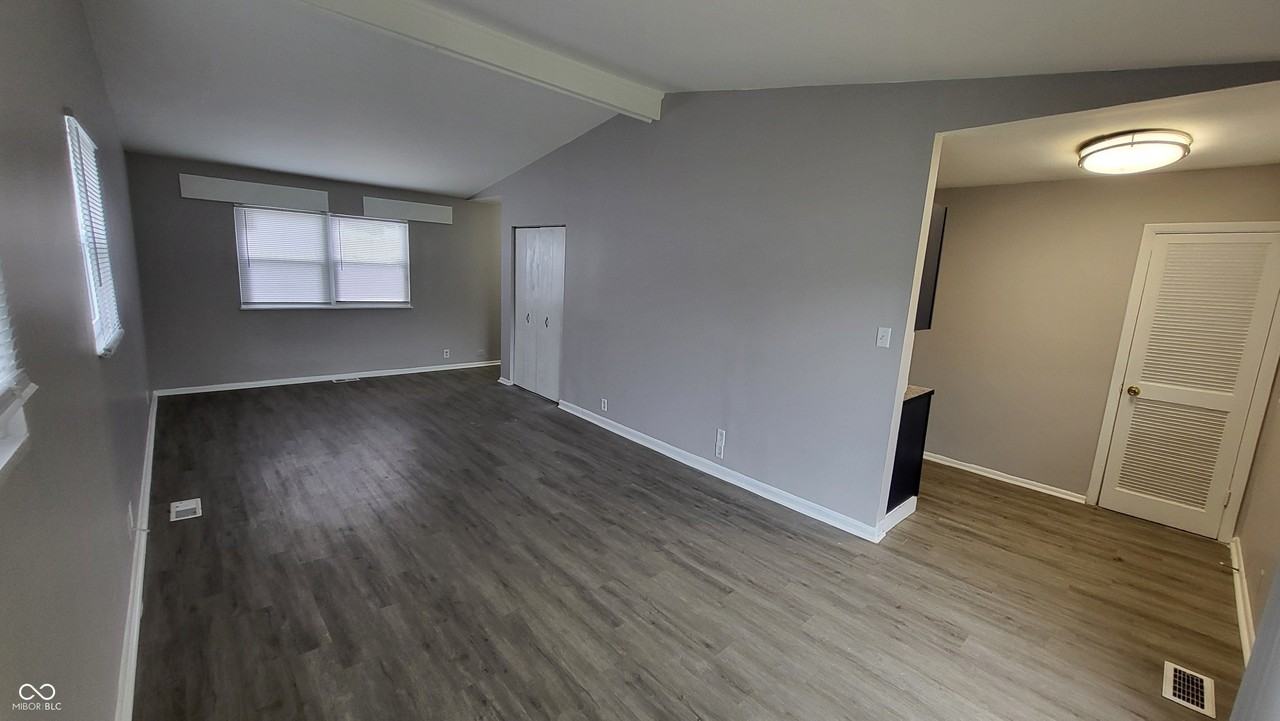2820 Caroline Ave - Photo 4 of 16