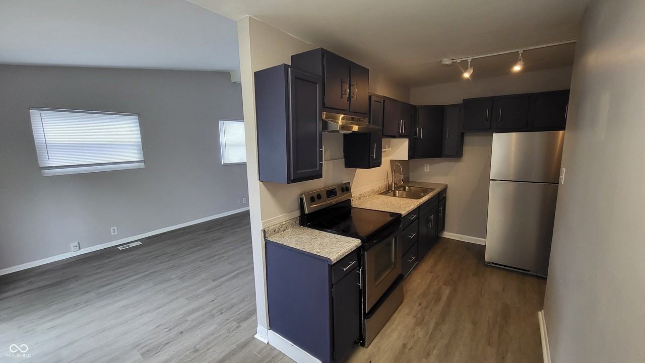 2820 Caroline Ave - Photo 5 of 16