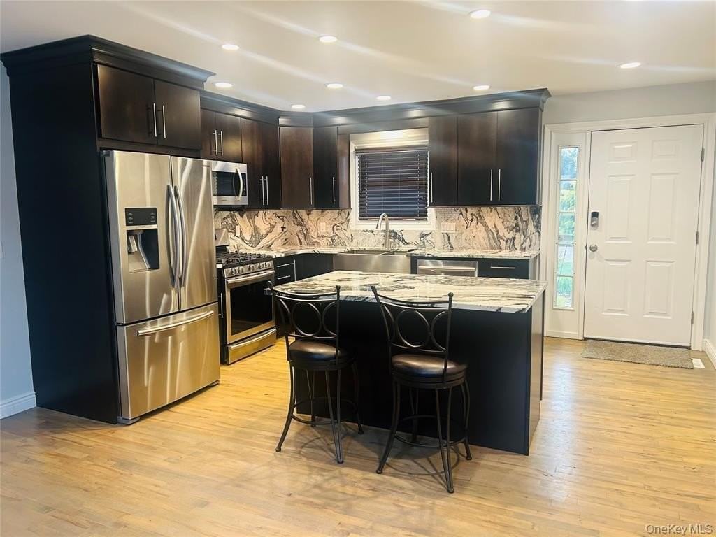 113 Alicia Dr - Photo 3 of 21
