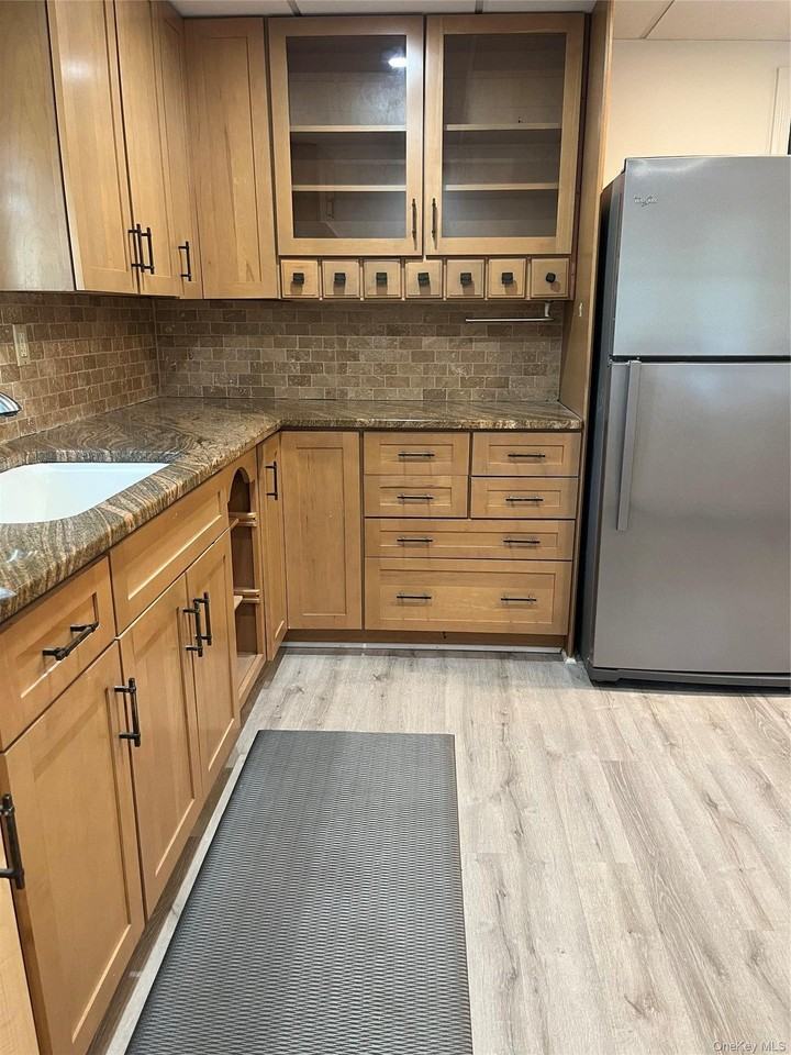 315 Gainsborg Ave E - Photo 5 of 18