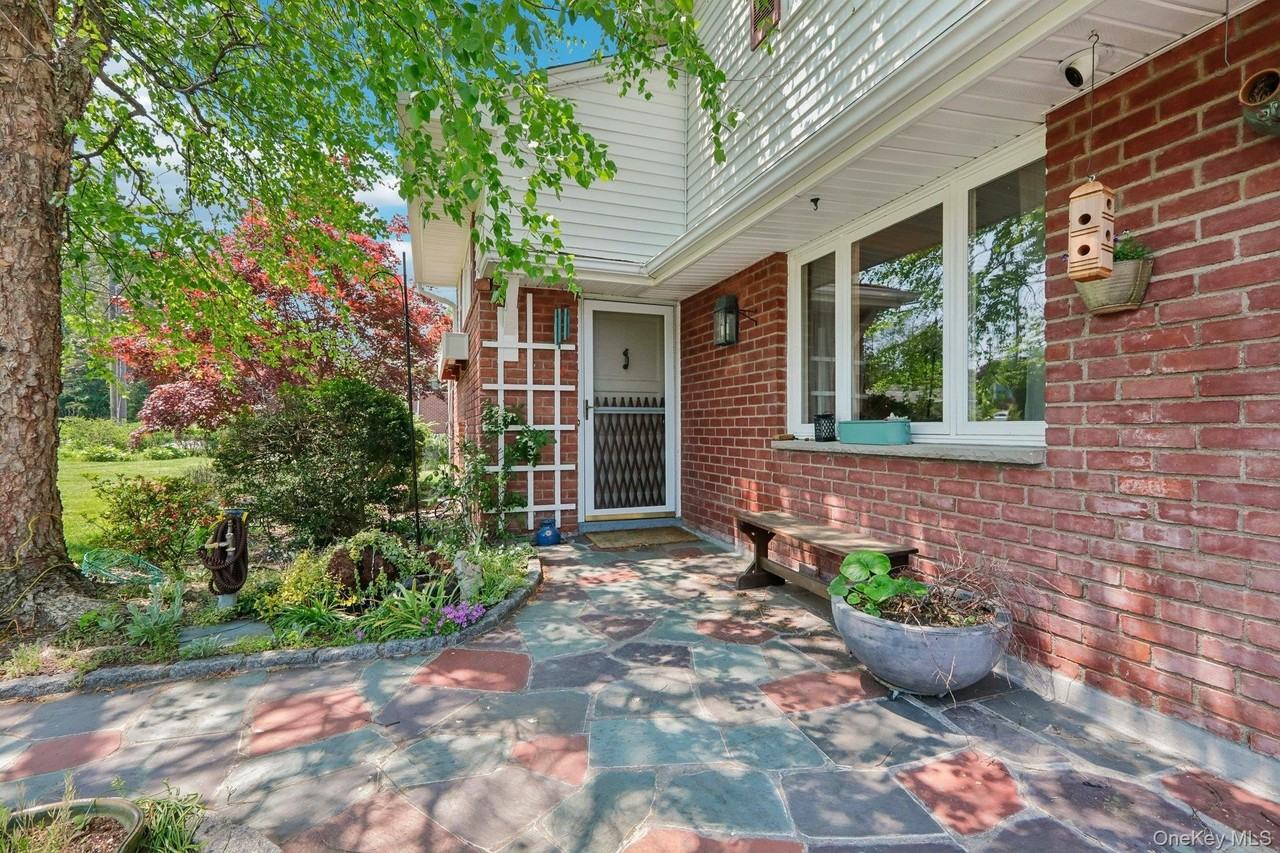 181 Finmor Dr - Photo 2 of 31