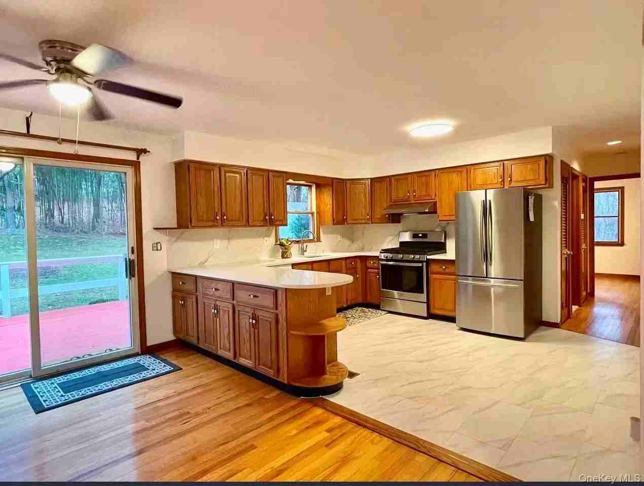 214 Old Town Rd - Photo 4 of 18