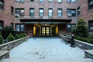featured image of 140 E Hartsdale Ave #4F