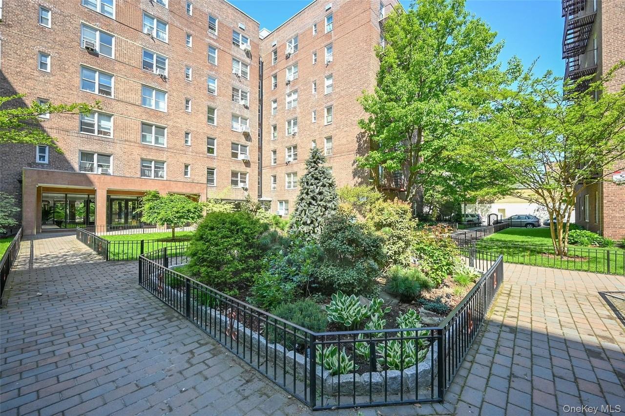 10525 65th Ave #4F