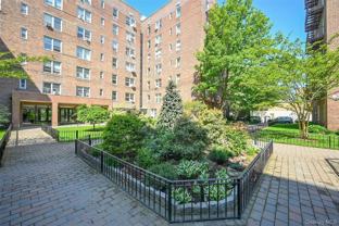 10525 65th Ave #4F - Photo 1 of 1