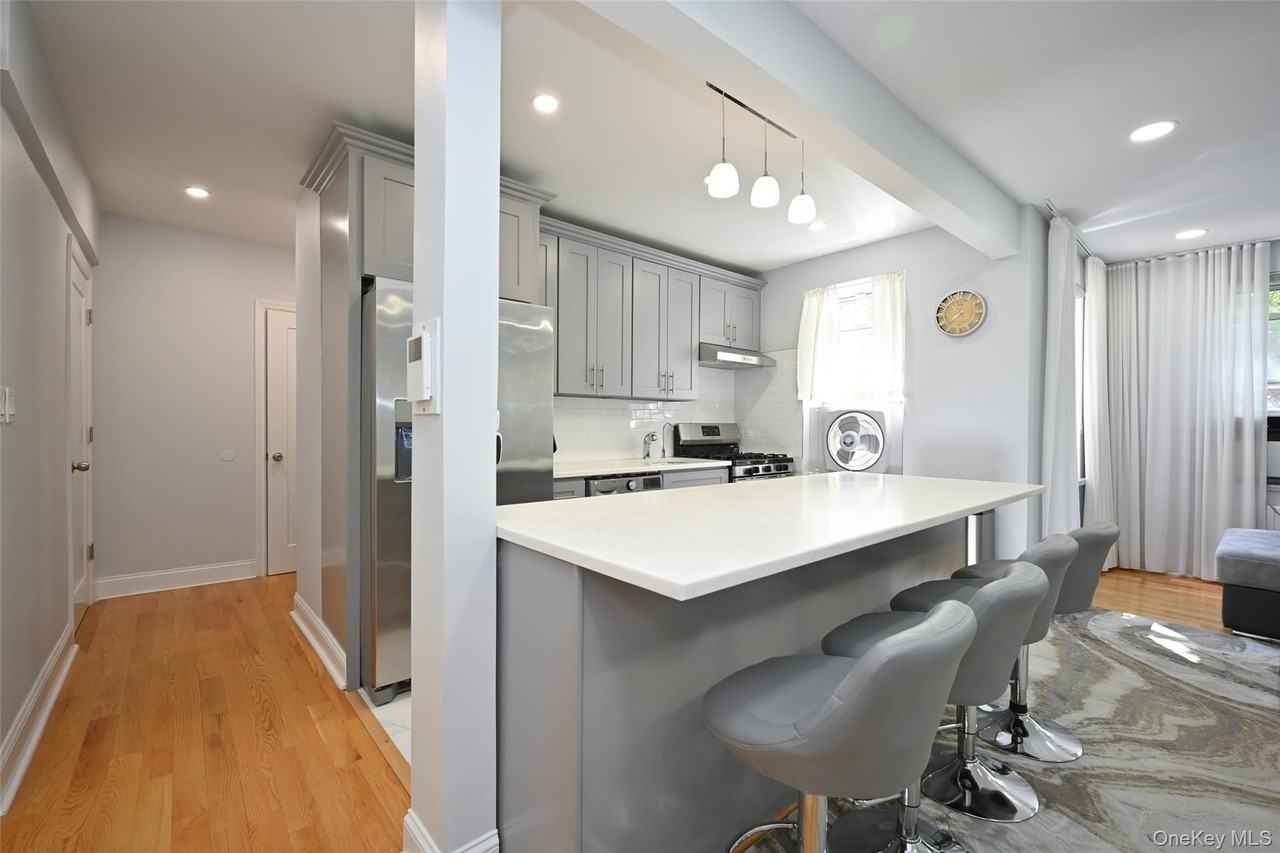 10525 65th Ave #4F - Photo 5 of 9