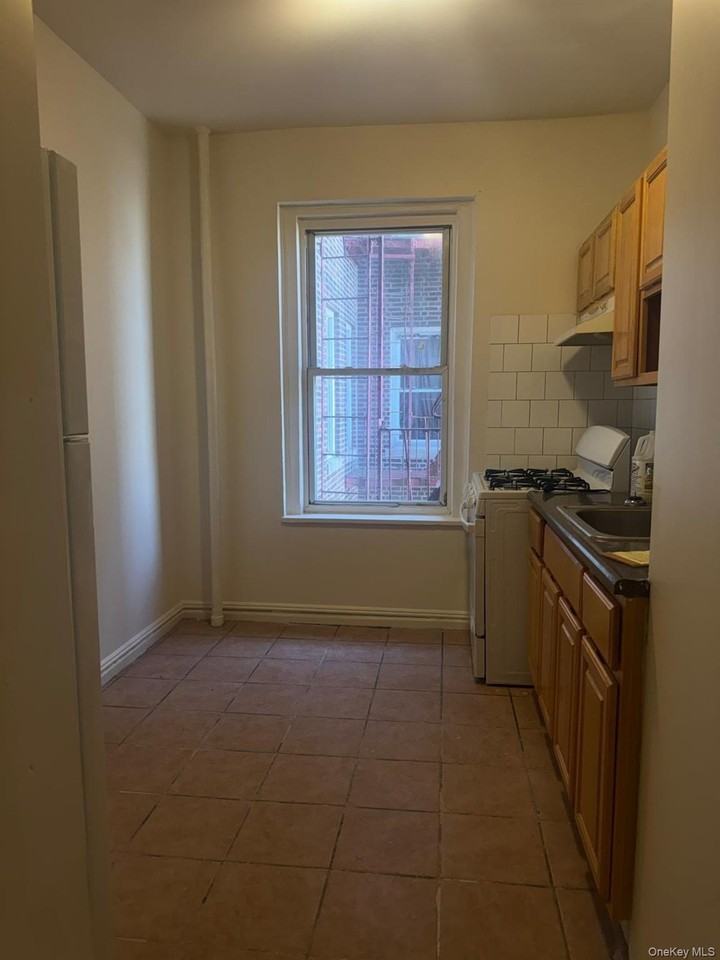 40 Caryl Ave - Photo 2 of 11