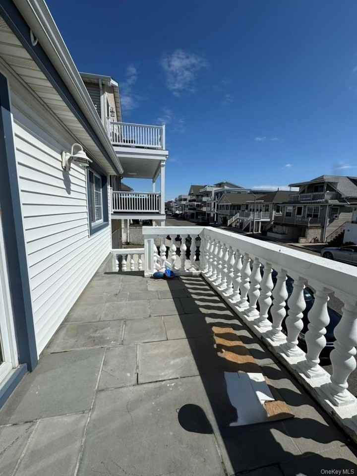 69 Illinois Ave - Photo 3 of 18