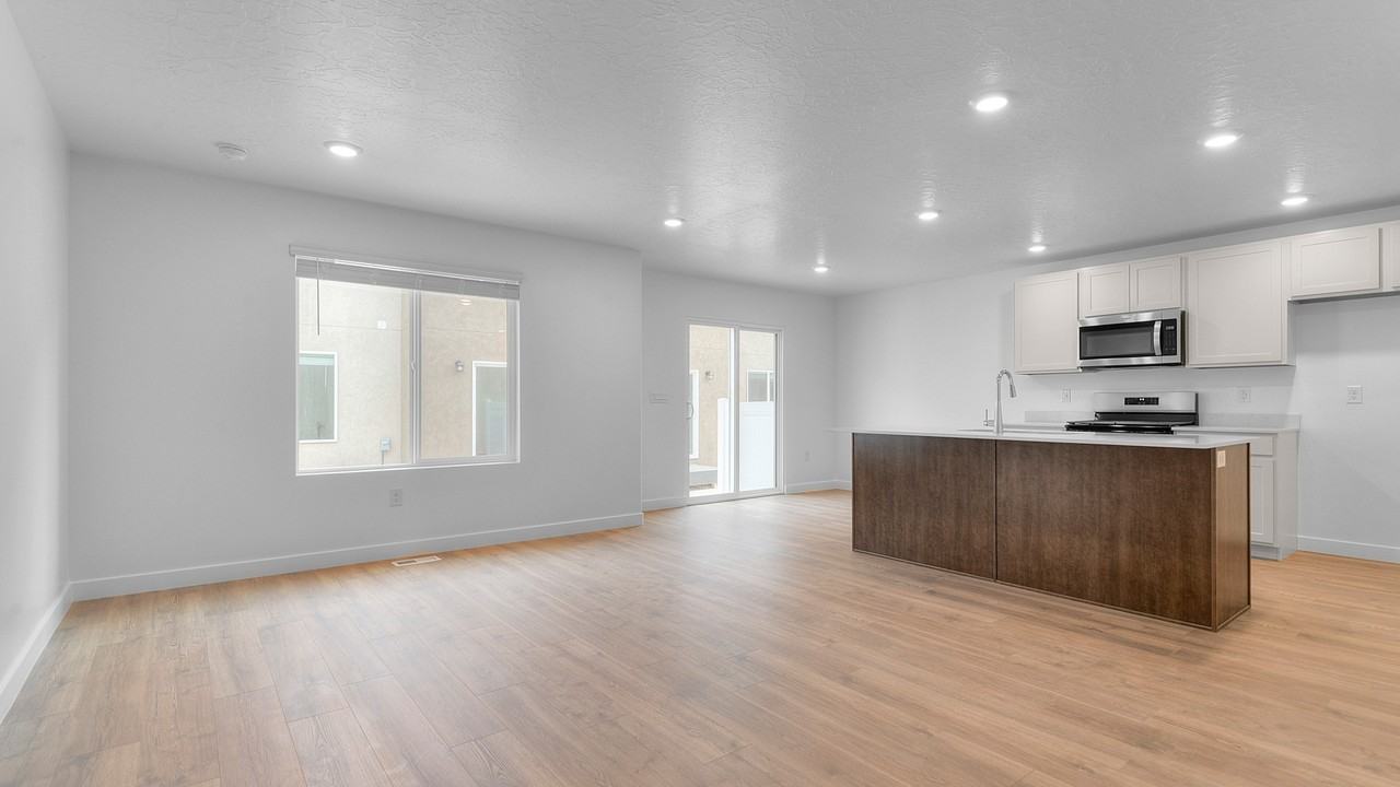 655 Ne - Photo 2 of 21