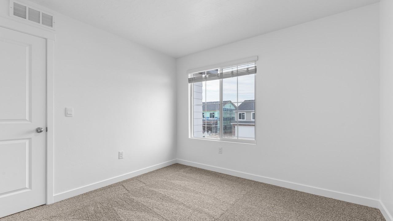 655 Ne - Photo 3 of 21