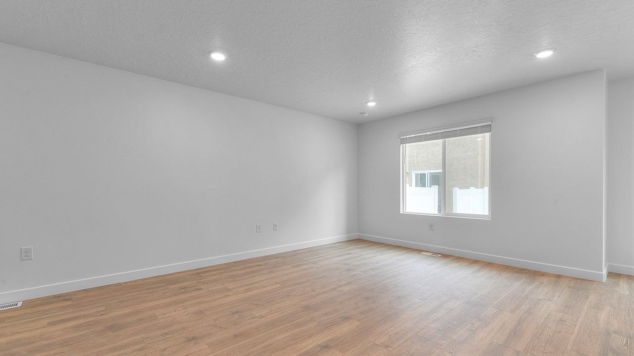 655 Ne - Photo 7 of 21