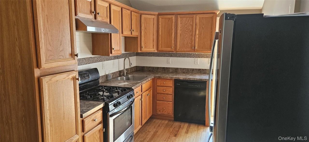 9 Hamilton Ave - Photo 4 of 11