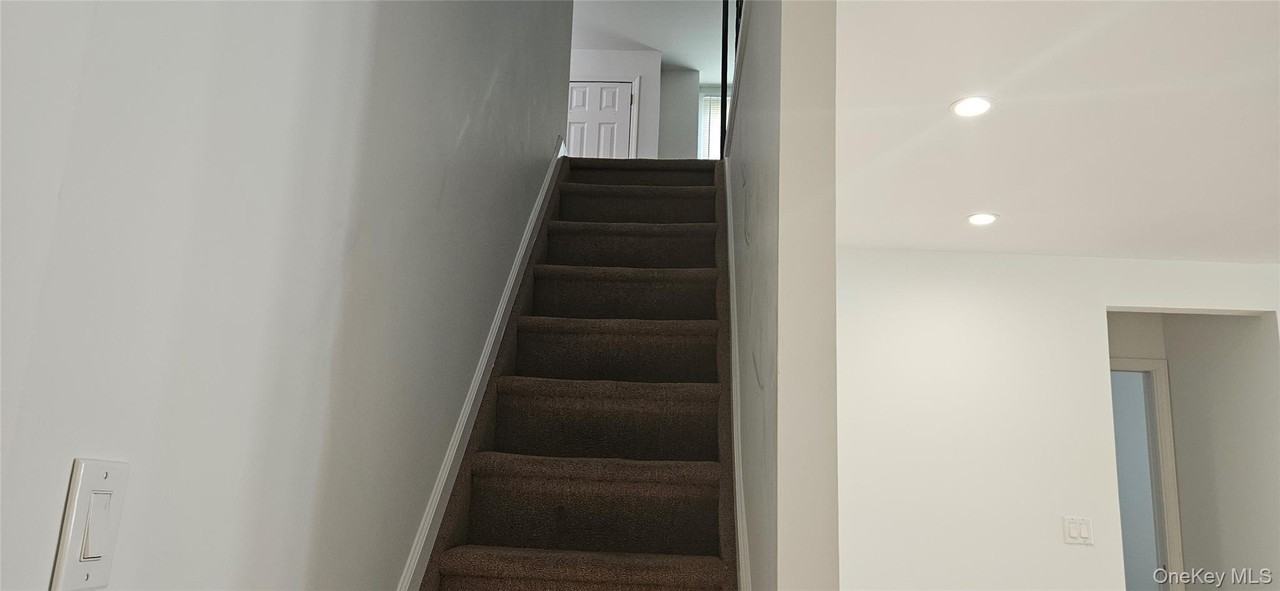 9 Hamilton Ave - Photo 5 of 11