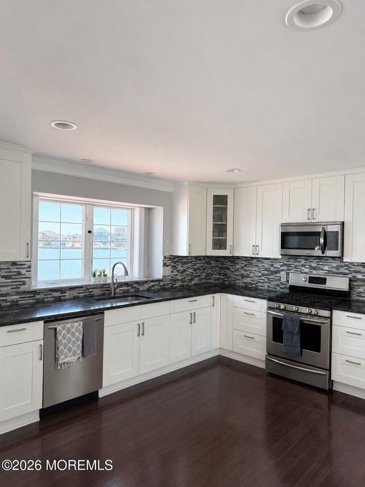 34 Harborside Dr E - Photo 7 of 18