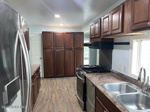 31 Chain Blvd - Photo 4 of 18