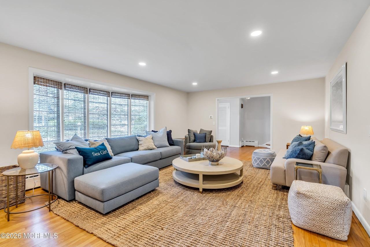 417 Brooklyn Blvd - Photo 5 of 22