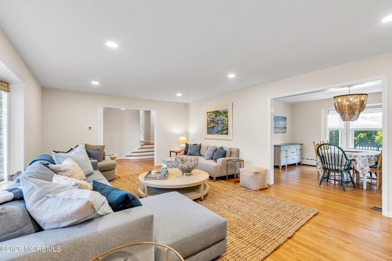 417 Brooklyn Blvd - Photo 6 of 22