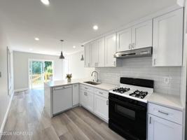 featured image of 32 Washington St