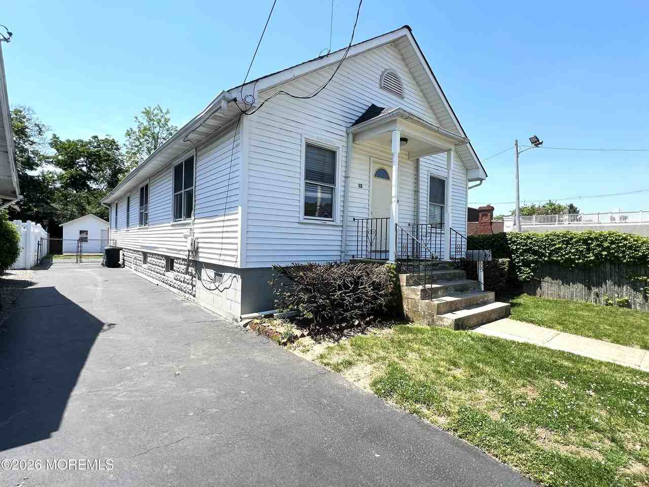 32 Washington St - Photo 2 of 16