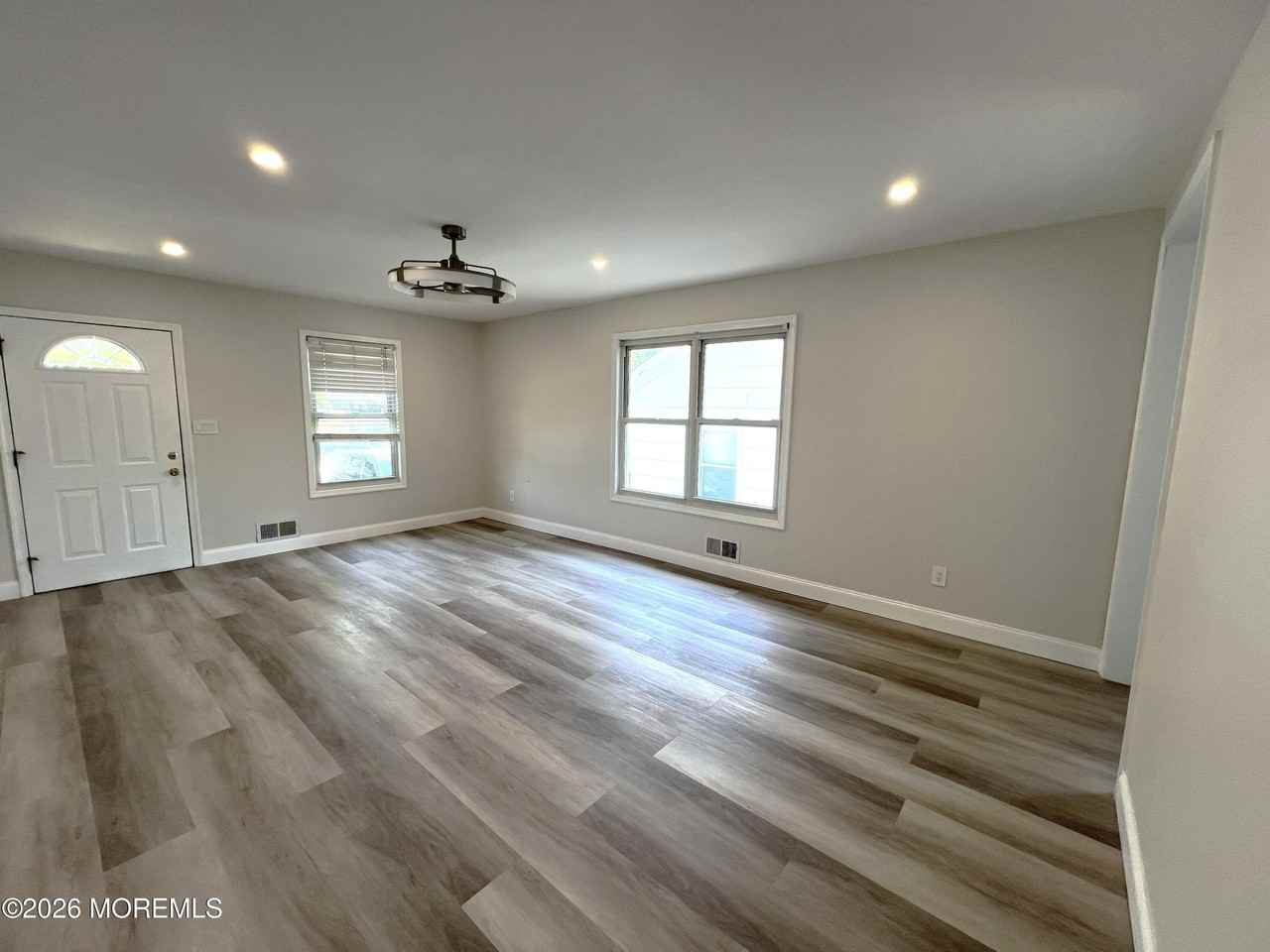 32 Washington St - Photo 3 of 16