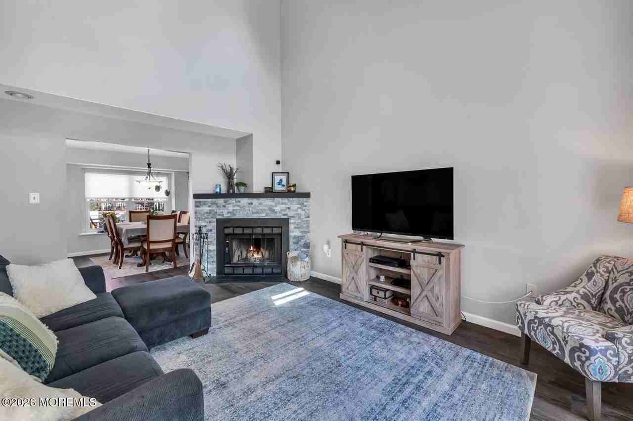 216 Coldspring Ct - Photo 3 of 22