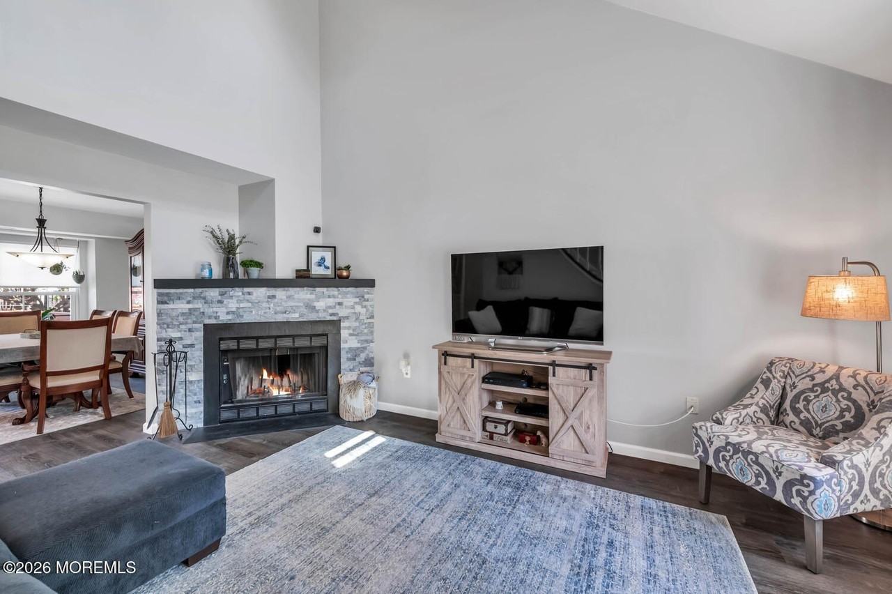 216 Coldspring Ct - Photo 4 of 22