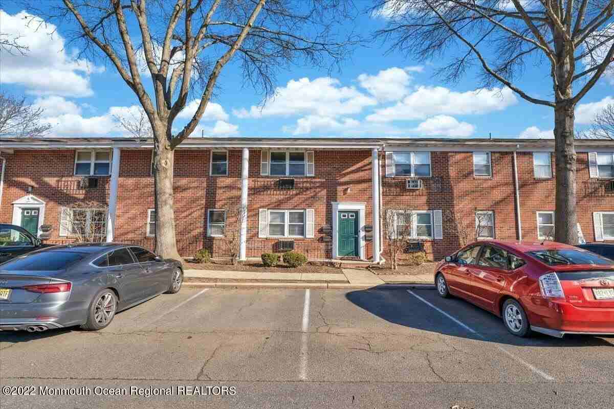 289 Main St #8K