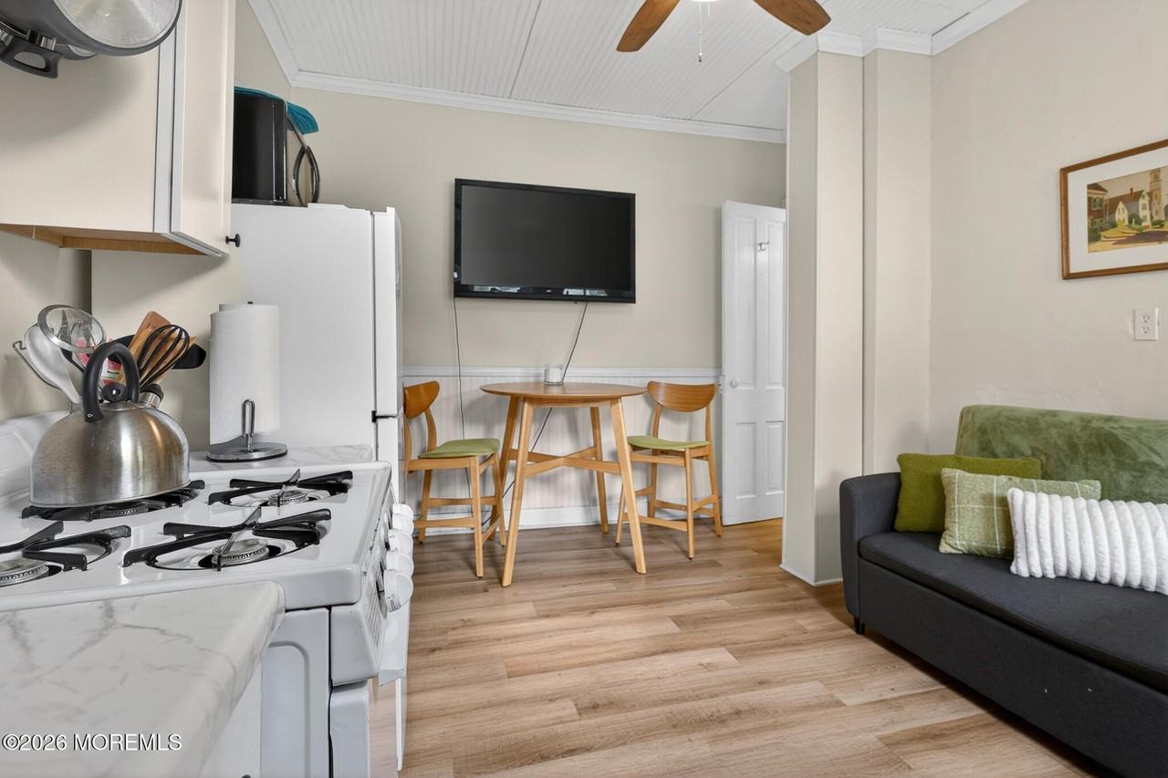 71 Webb Ave #B - Photo 6 of 16