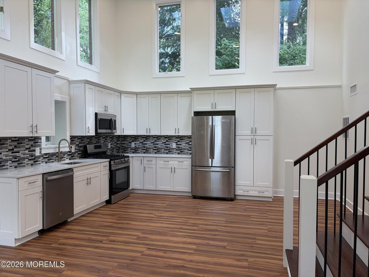 13 Martha Blvd - Photo 4 of 18