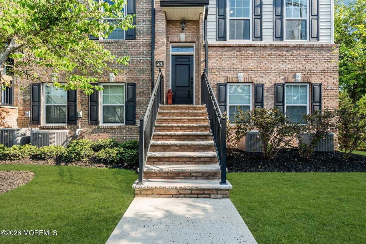 24 Catherine St - Photo 2 of 23