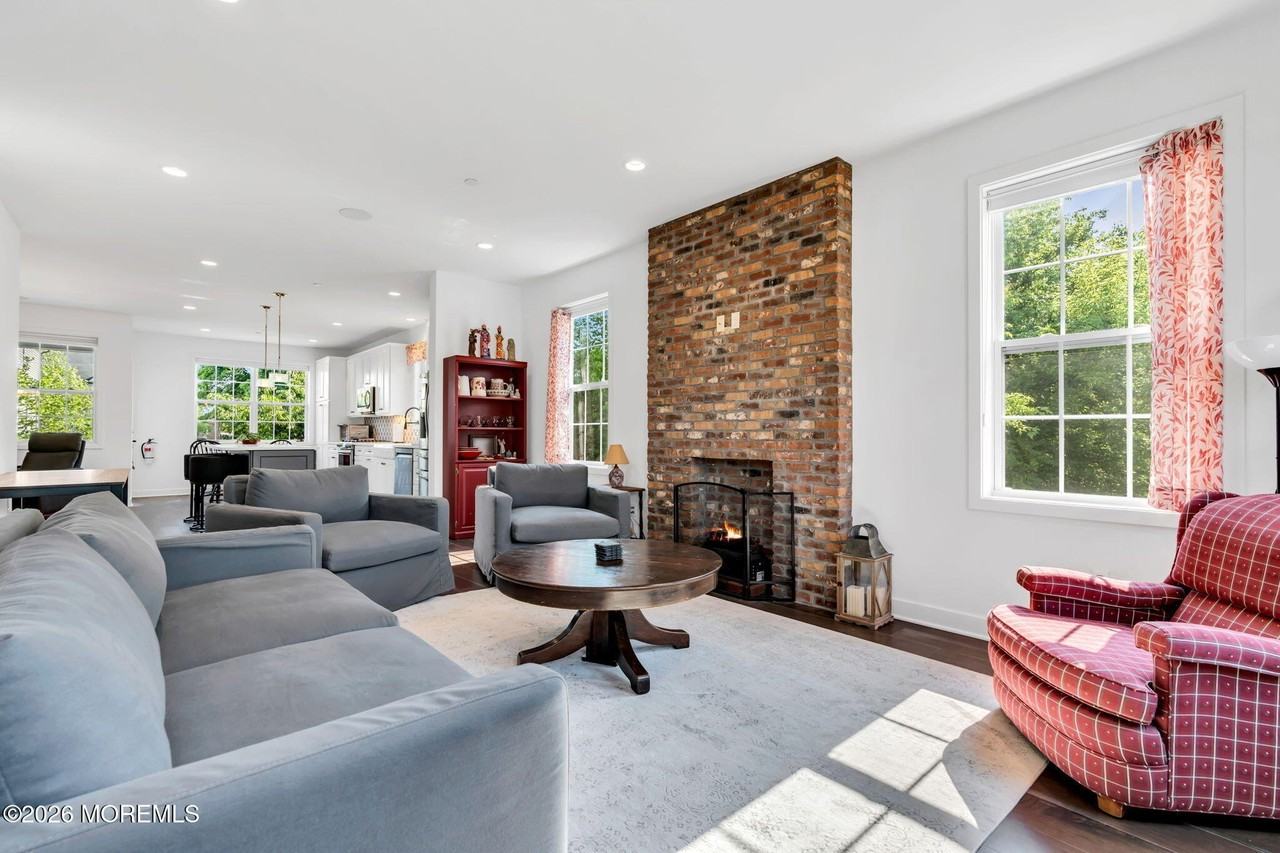 24 Catherine St - Photo 4 of 23