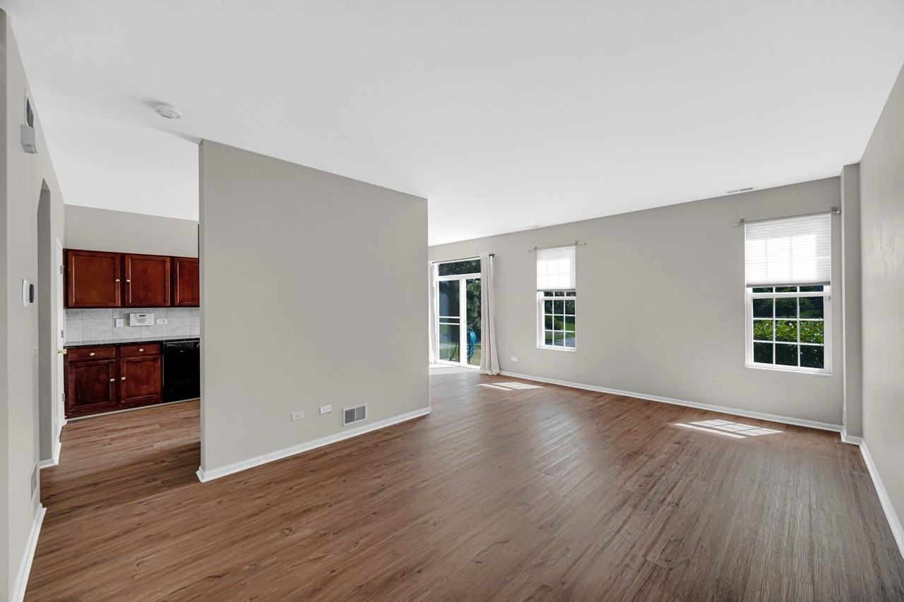 5005 Corning Ct - Photo 4 of 26