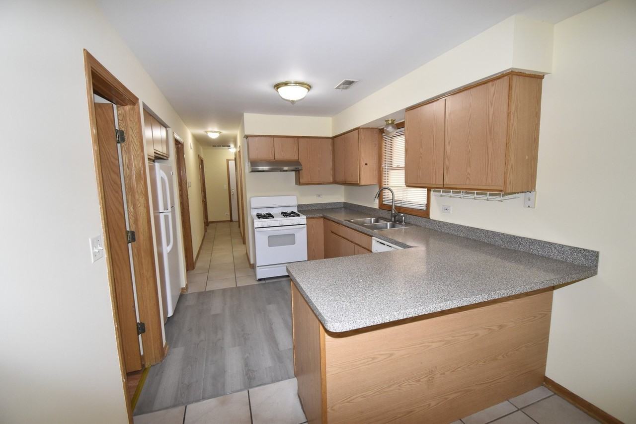 2729 W 37th Pl - Photo 5 of 19