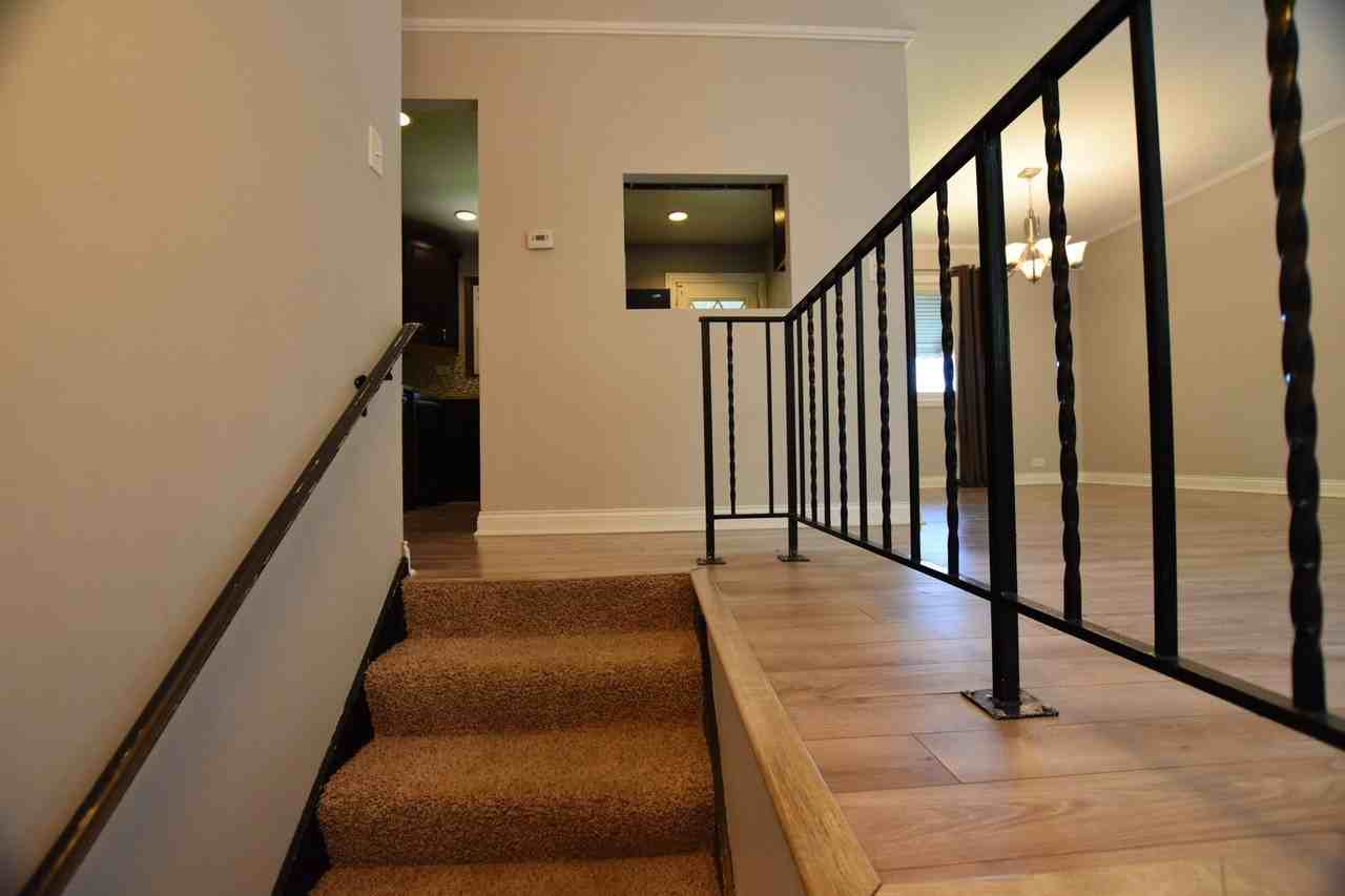 7852 Sprucewood Ave - Photo 4 of 48