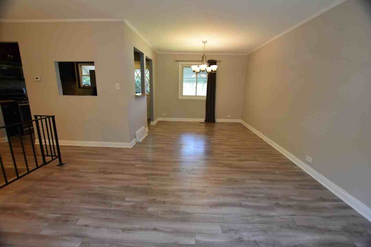 7852 Sprucewood Ave - Photo 6 of 48