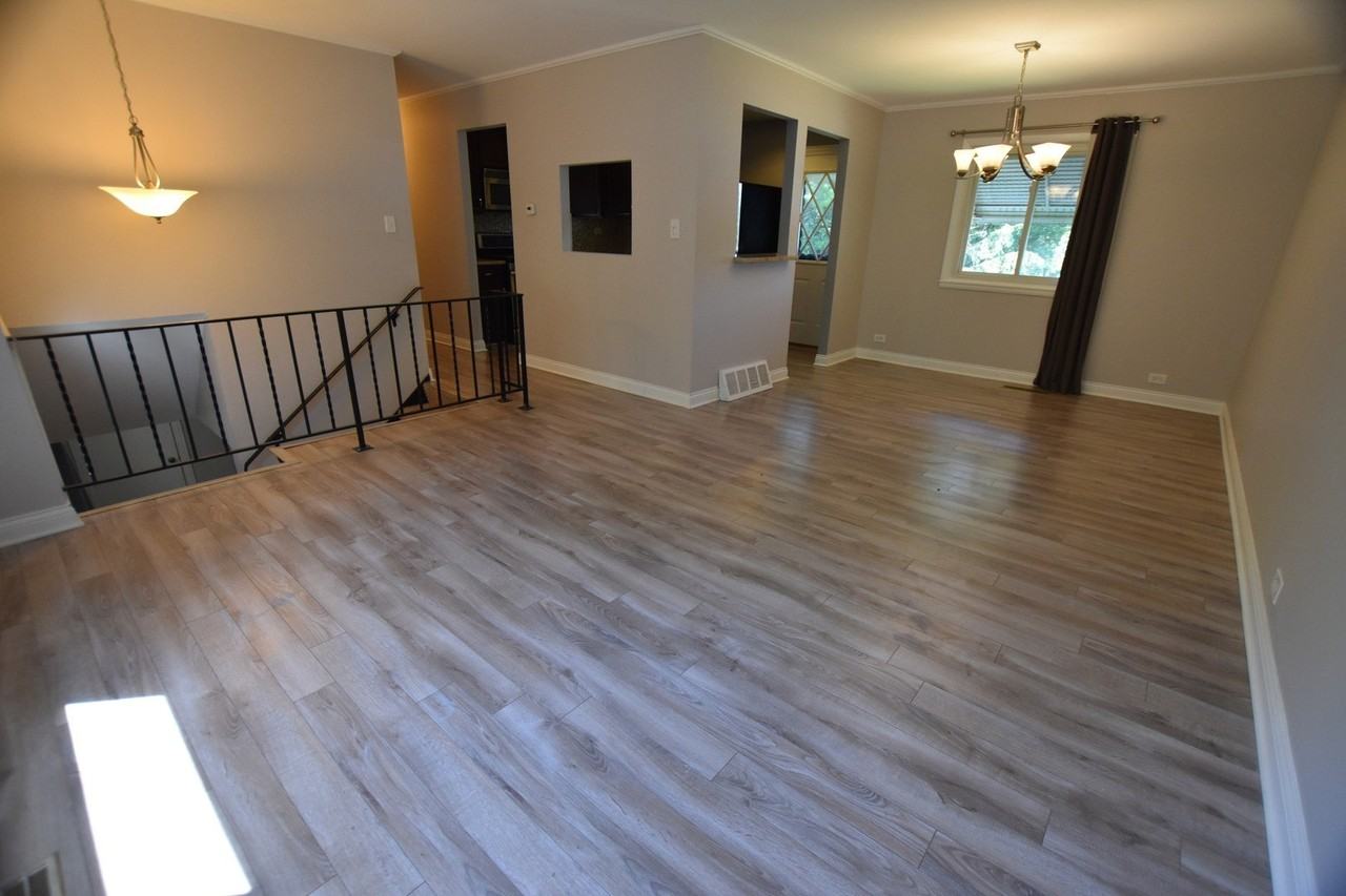 7852 Sprucewood Ave - Photo 7 of 48
