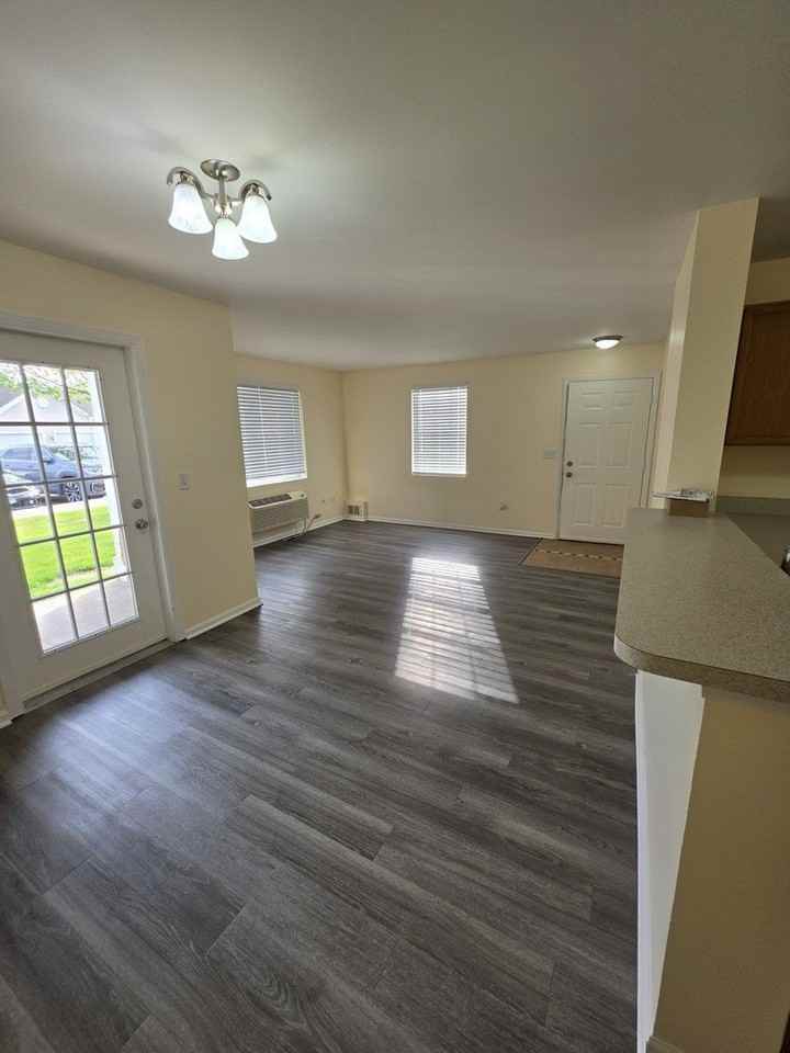 101 Silverstone Dr #101 - Photo 3 of 21