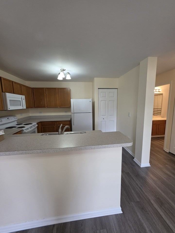 101 Silverstone Dr #101 - Photo 6 of 21