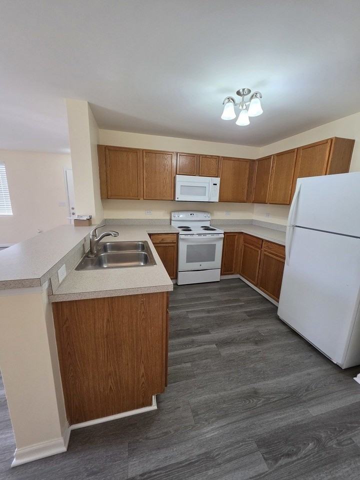 101 Silverstone Dr #101 - Photo 7 of 21