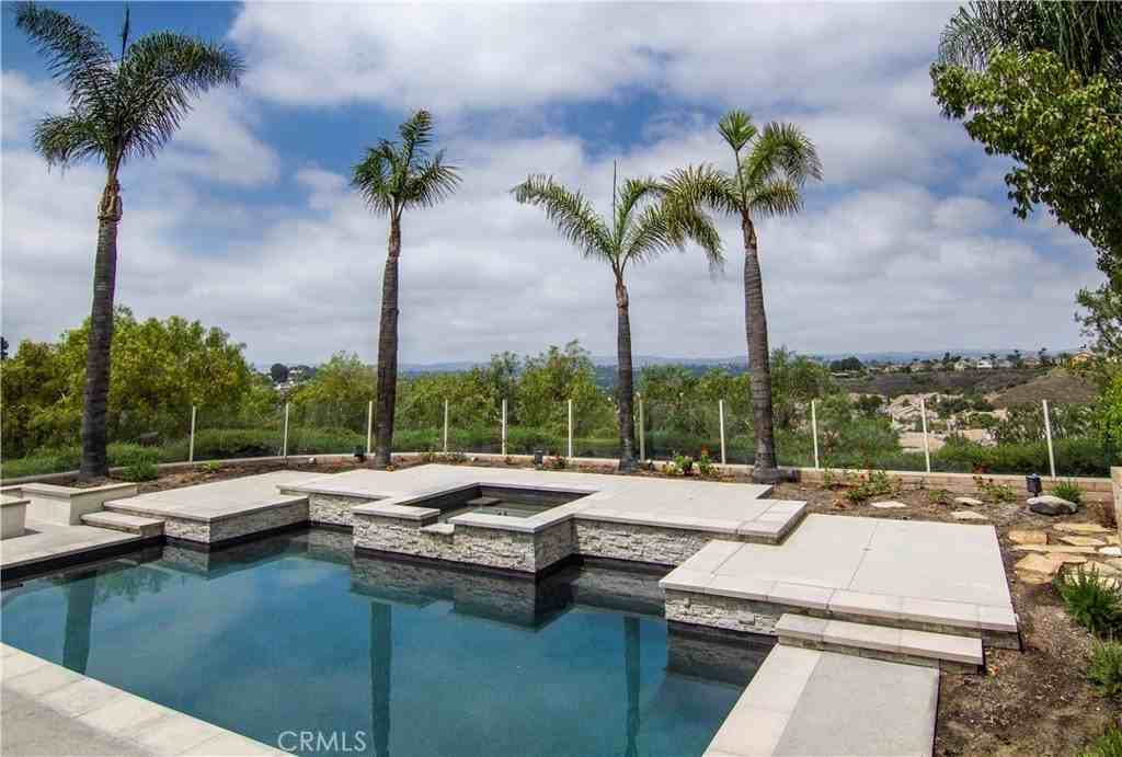 30 Skycrest - Photo 2 of 18