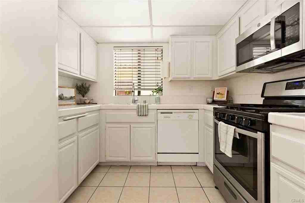 12600 Euclid St #18 - Photo 6 of 25