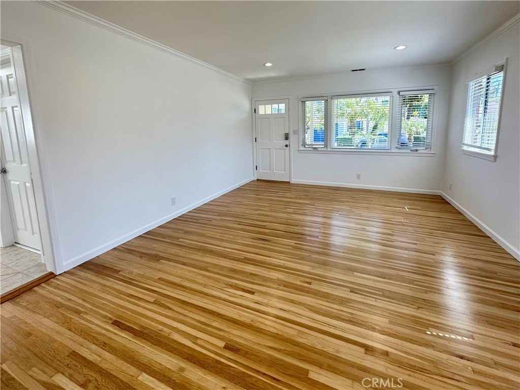 1711 10th St - Photo 4 of 18