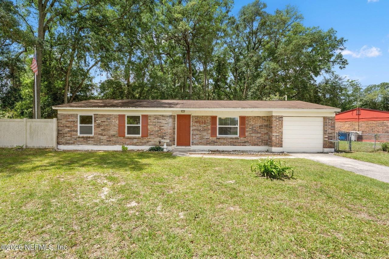 4212 Pointe Haven Dr N - Photo 2 of 21