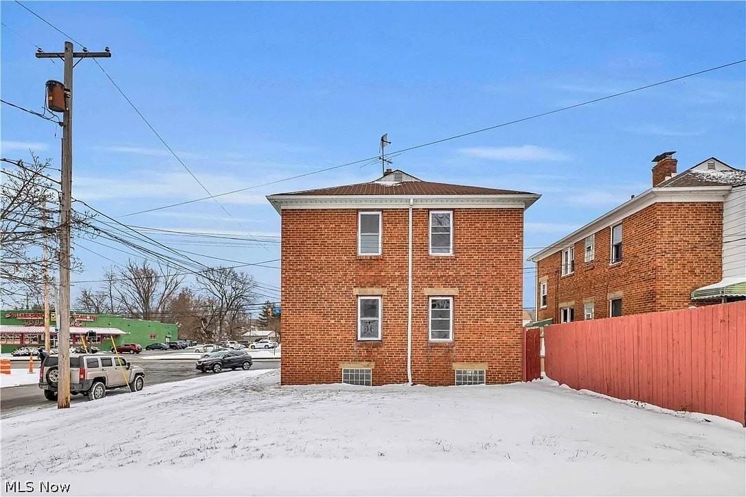 3662 W 117th St - Photo 2 of 14