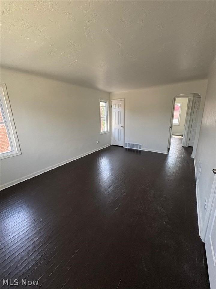 3662 W 117th St - Photo 3 of 14