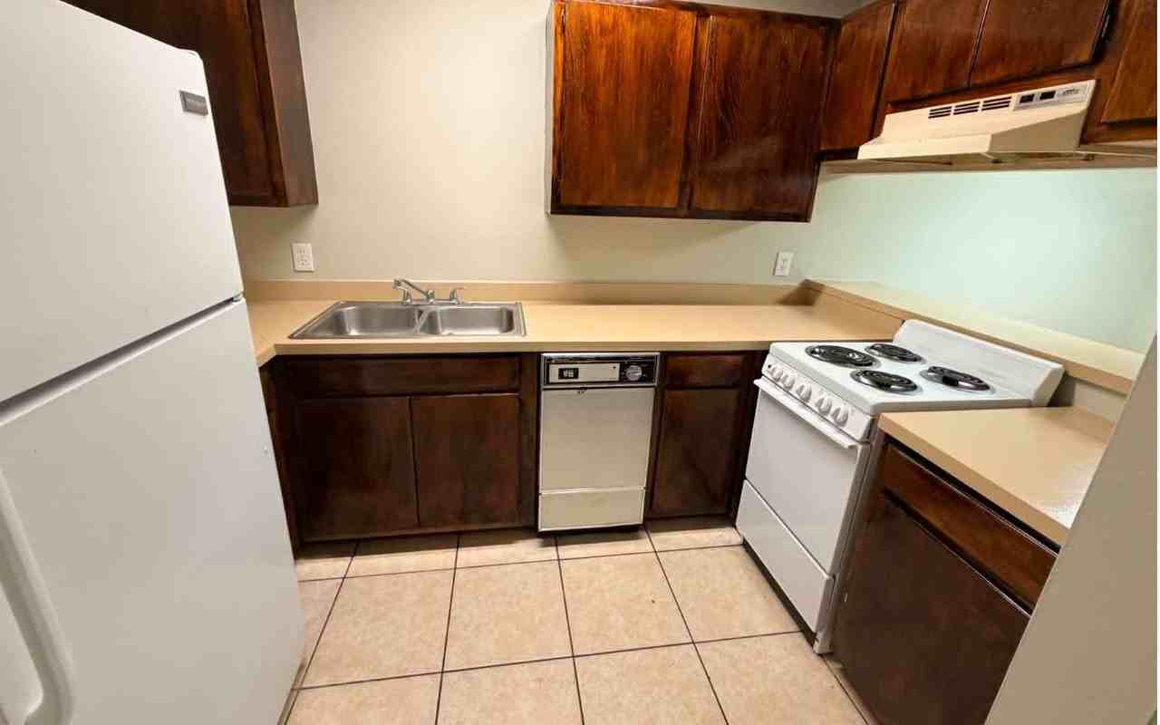 3858 NW HUNTSBORO 102 - Photo 4 of 6