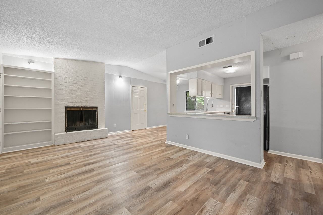 8910 Little Walnut Pkwy #A - Photo 2 of 10
