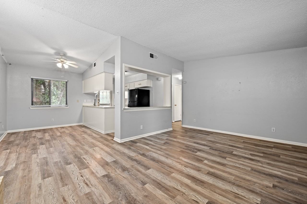 8910 Little Walnut Pkwy #A - Photo 4 of 10